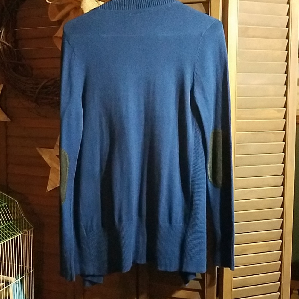 Sweater - Picture 2 of 4